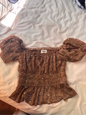 Trixxi Brown Floral Off-Shoulder Puff Sleeve Blouse